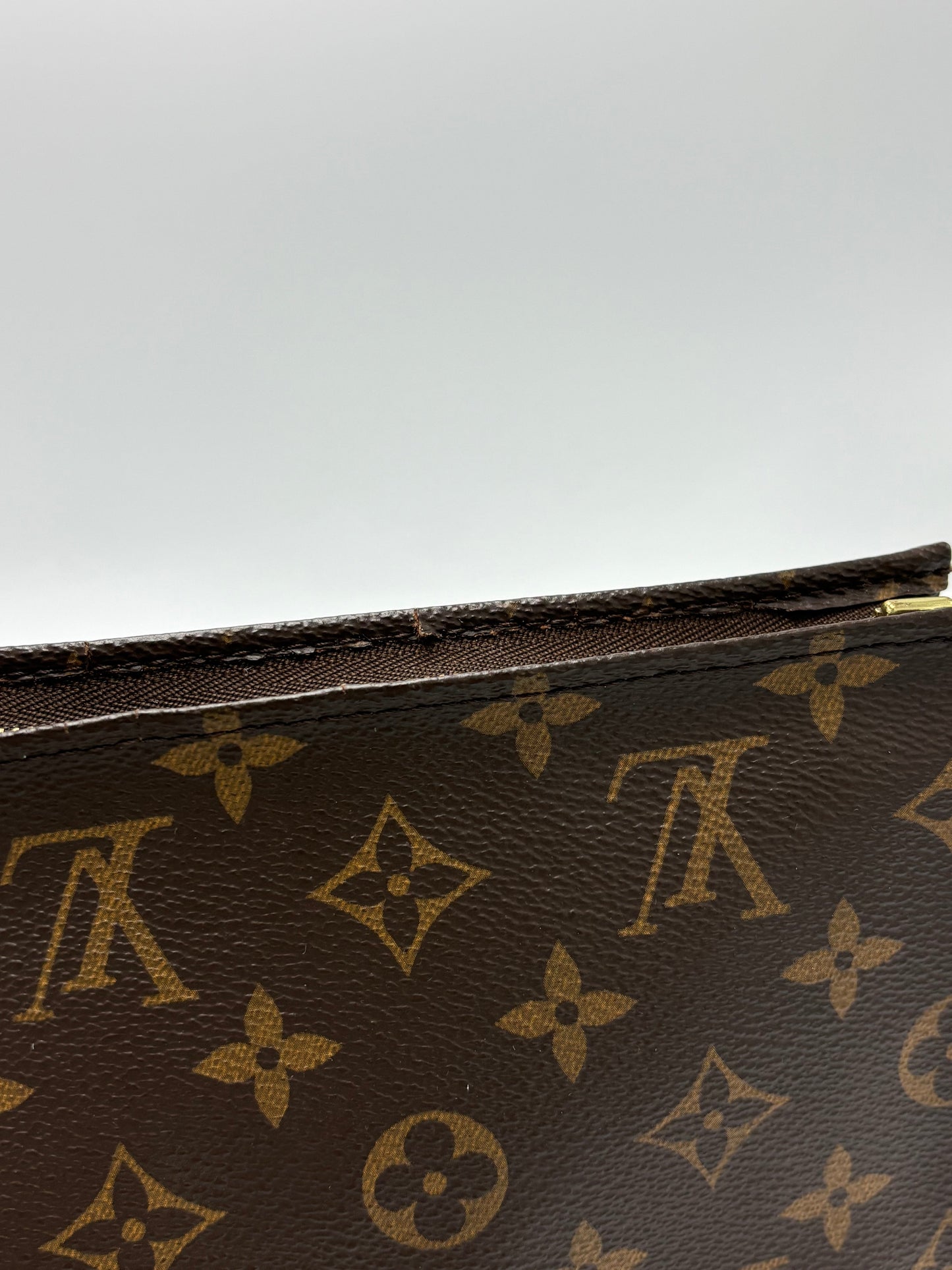 Louis Vuitton Monogram Toiletry Pouch 26 Luxury Makeup Bag