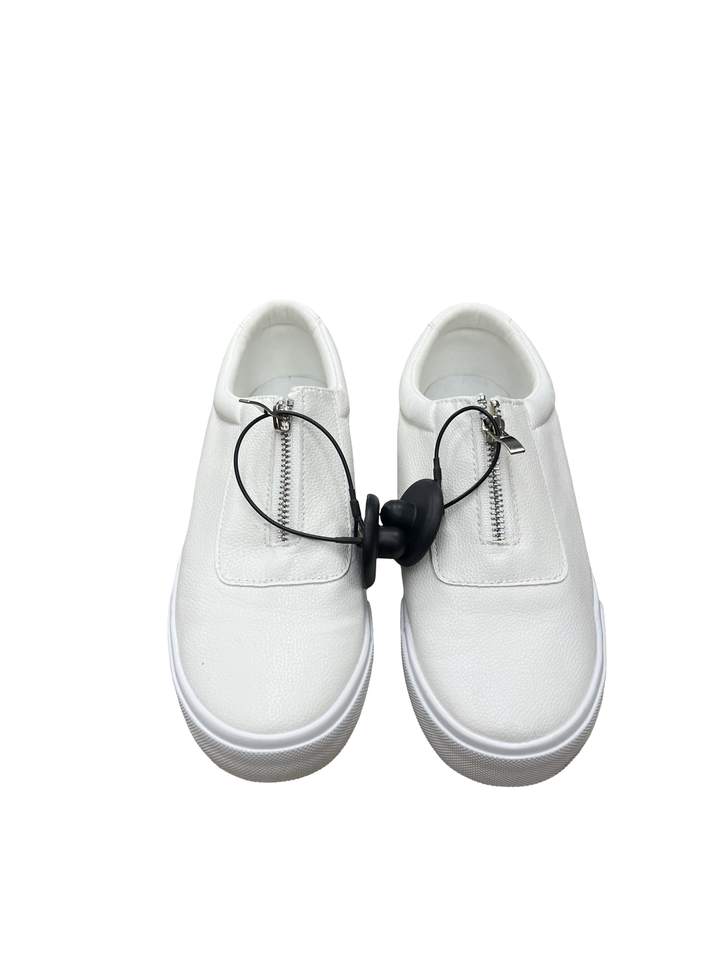 Shoes Sneakers By Clothes Mentor In White, Size:8
