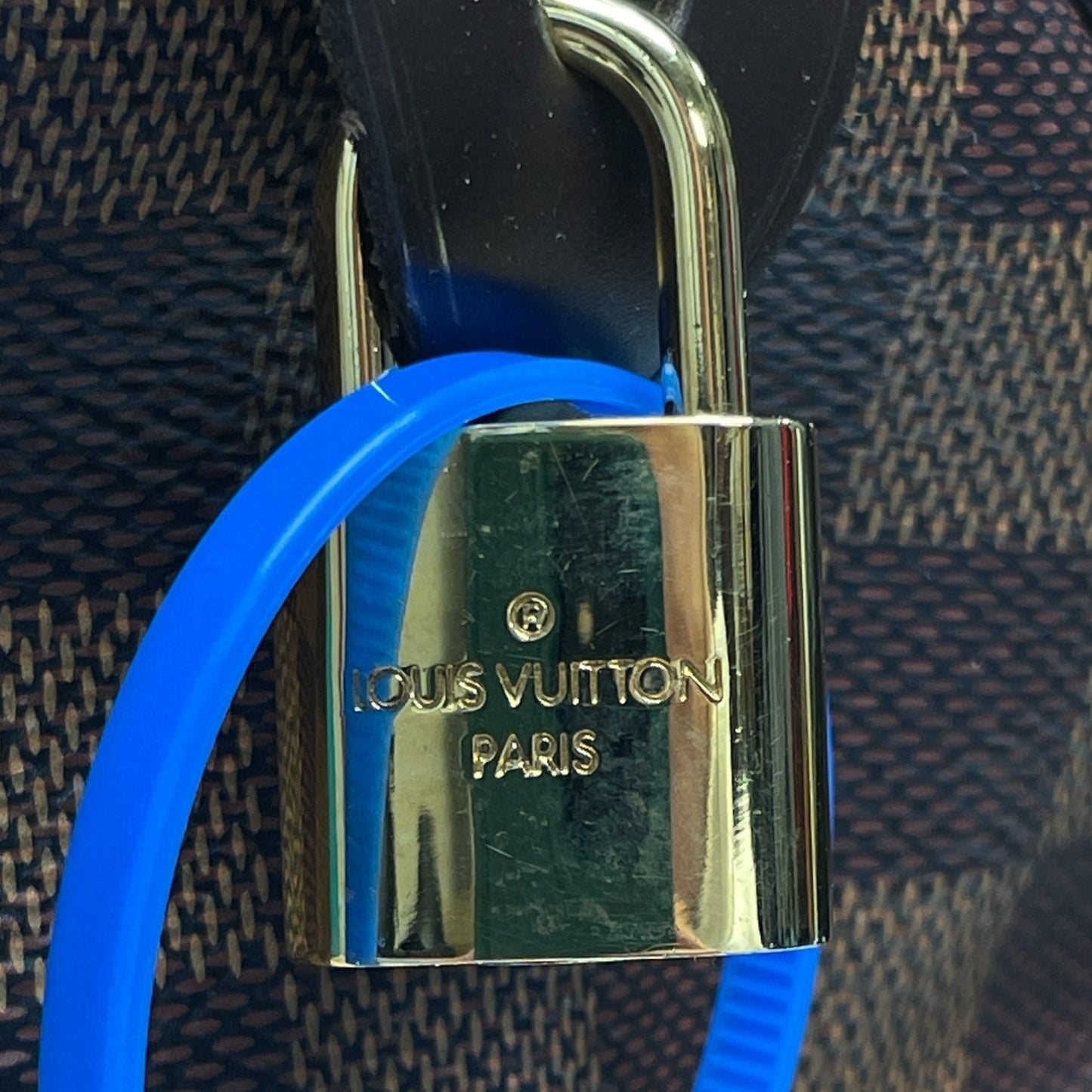 Handbag Luxury Designer By Louis Vuitton, Size: Medium