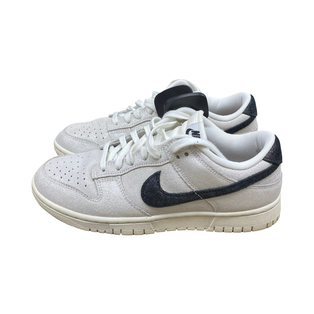 Shoes Sneakers By Nike In Taupe, Size:8.5