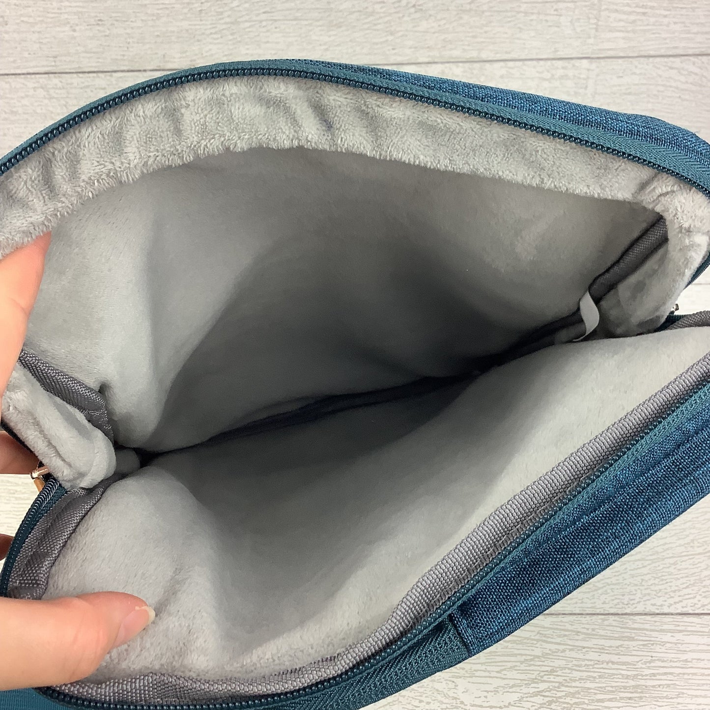 Laptop Bag By Clothes Mentor, Size: Large