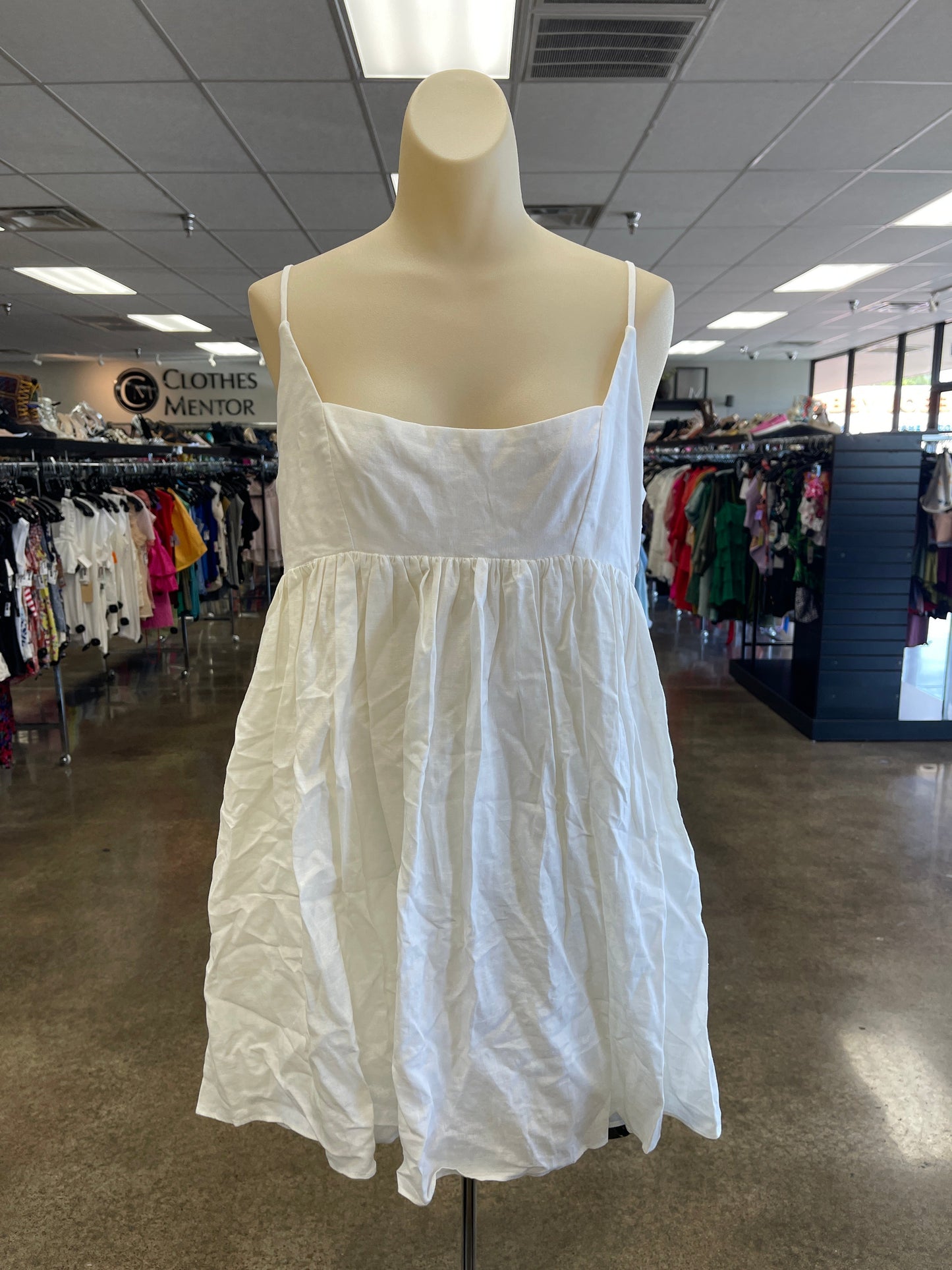 Dress Casual Short By Tularosa In White, Size:L