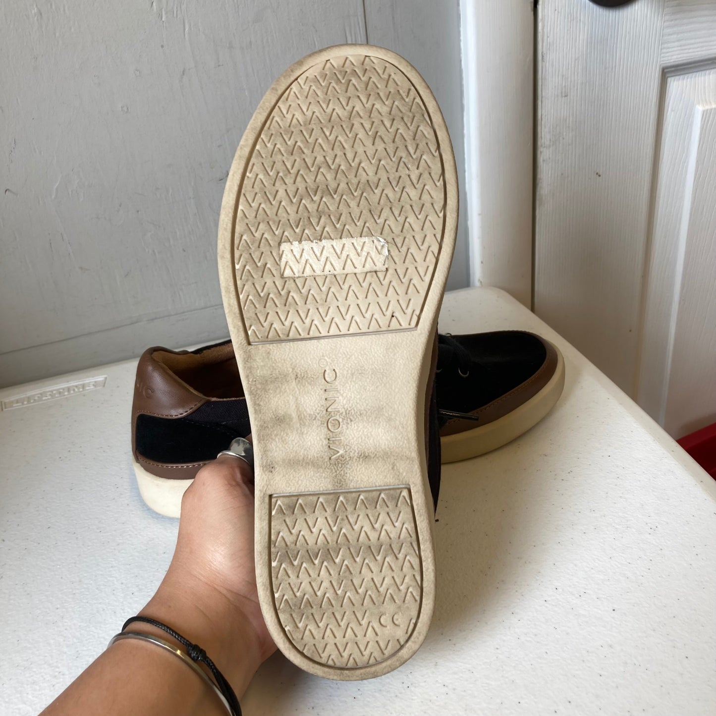 Shoes Sneakers By Vionic In Black, Size:8.5