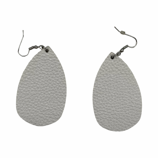 Earrings Dangle/Drop By Clothes Mentor In White