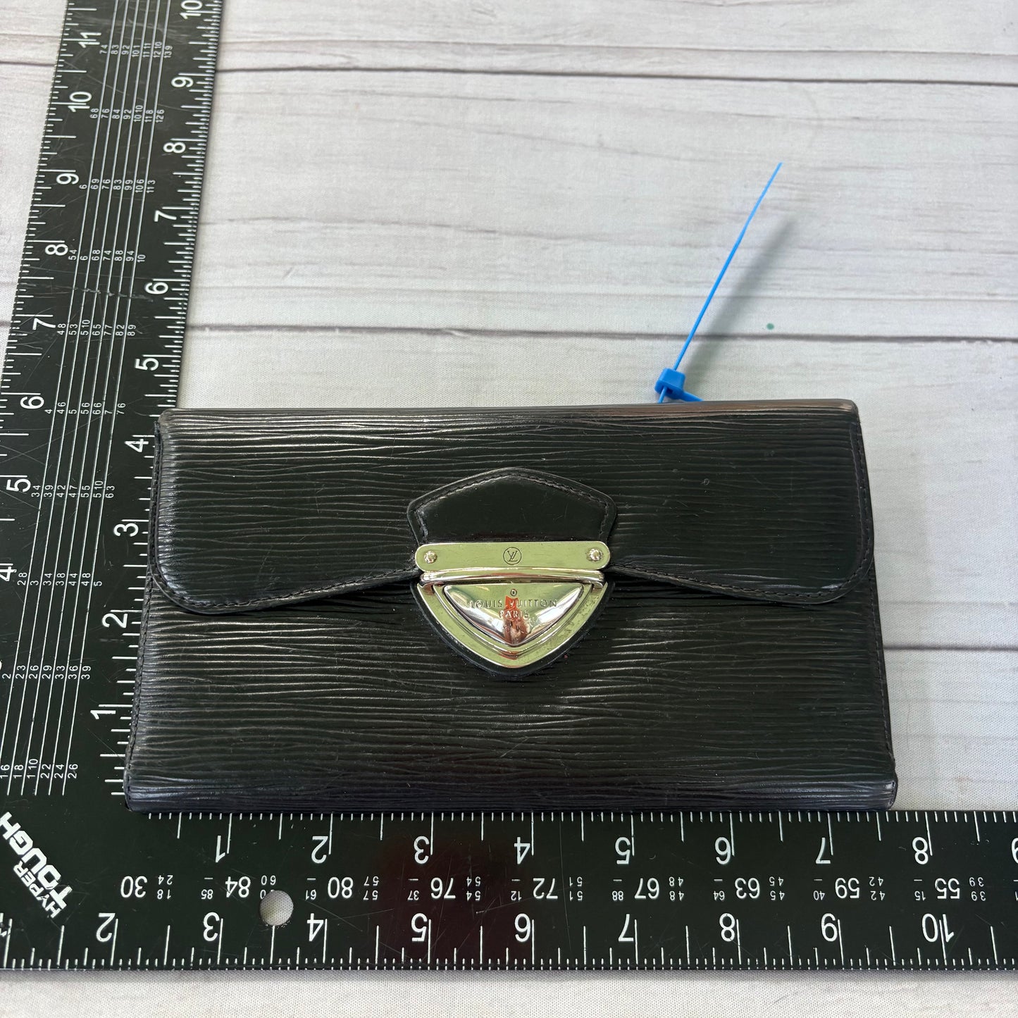Wallet Luxury Designer By Louis Vuitton, Size: Medium