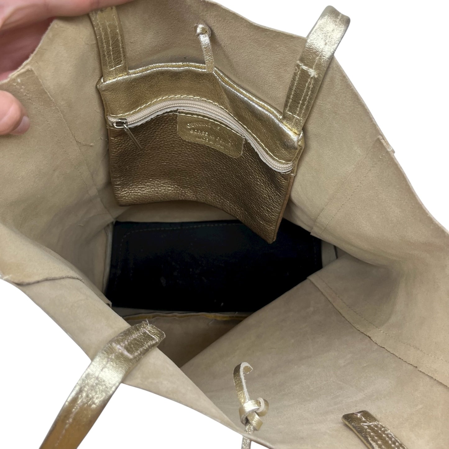 Handbag Leather By Clothes Mentor In Gold, Size:Medium