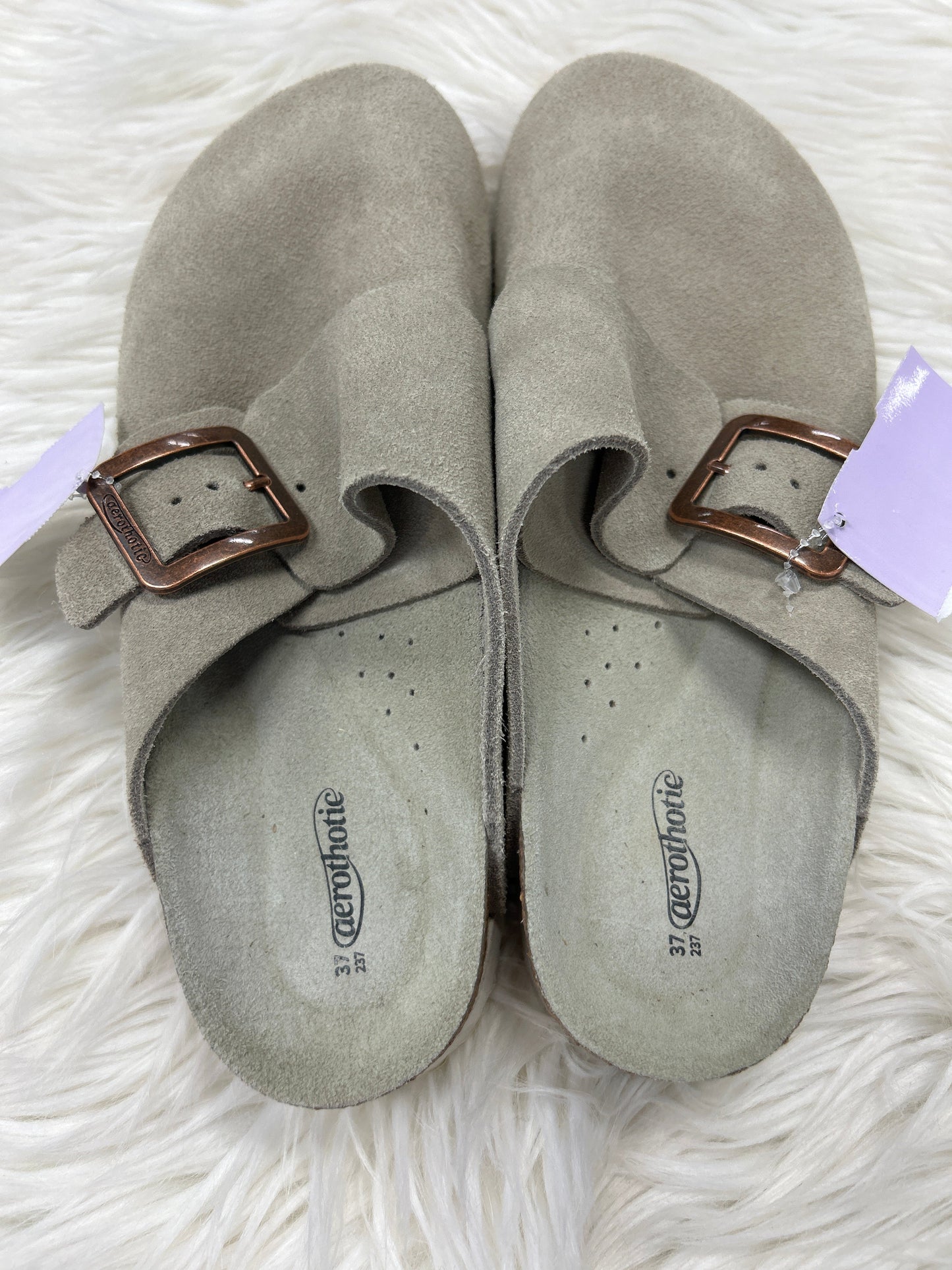 Shoes Flats By Clothes Mentor In Taupe, Size:6.5