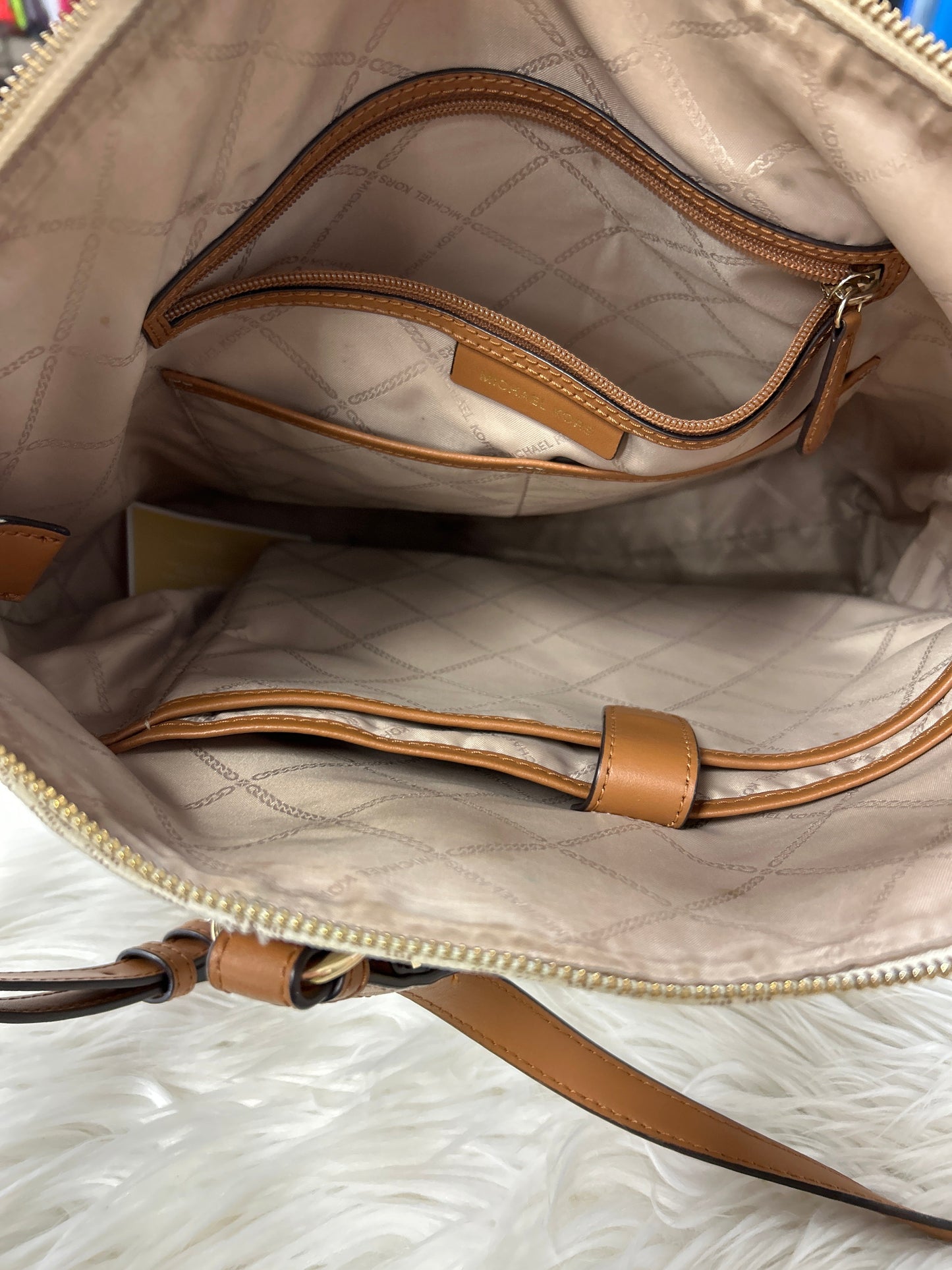 Handbag Designer By Michael Kors In Cream, Size:Large