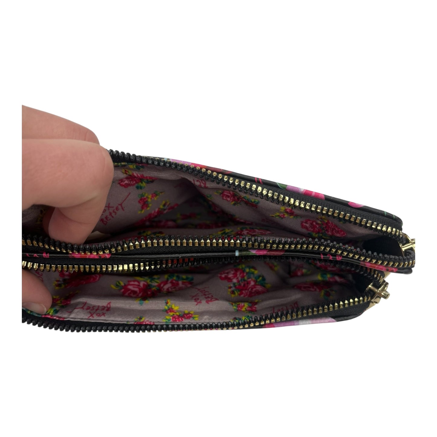 Wristlet By Betsey Johnson In Floral Print, Size:Medium