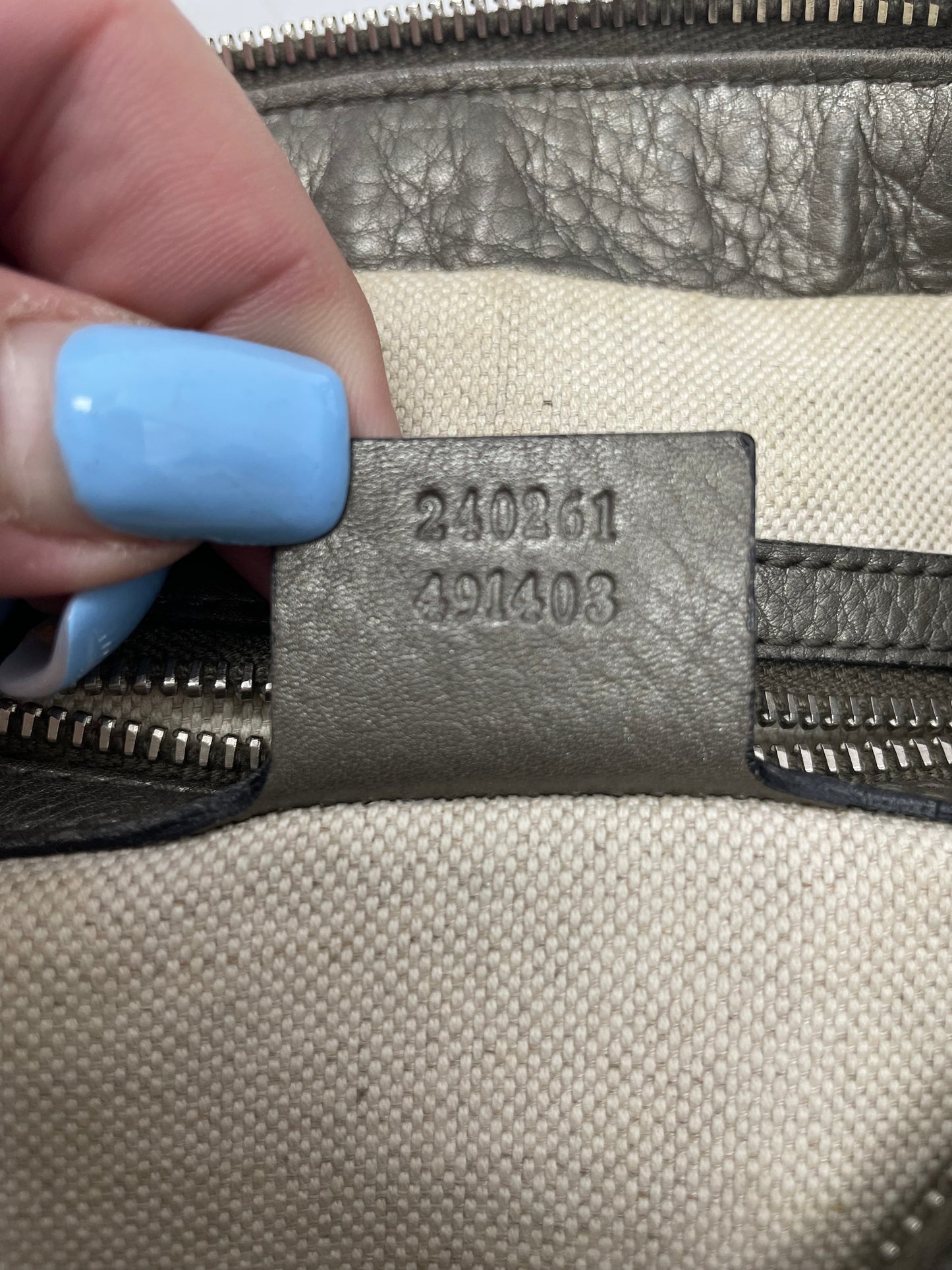 Handbag Luxury Designer By Gucci In Grey, Size:Large