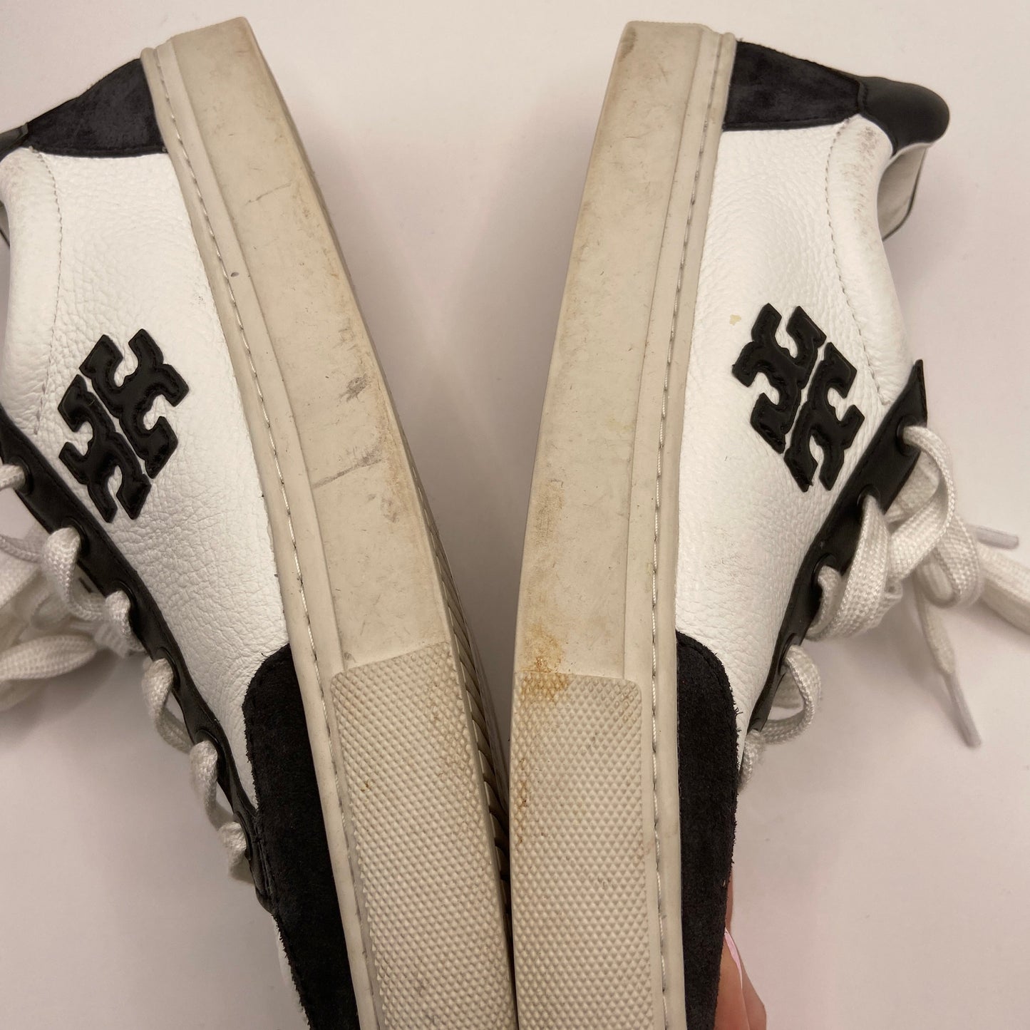 Shoes Designer By Tory Burch In Black & White, Size: 9