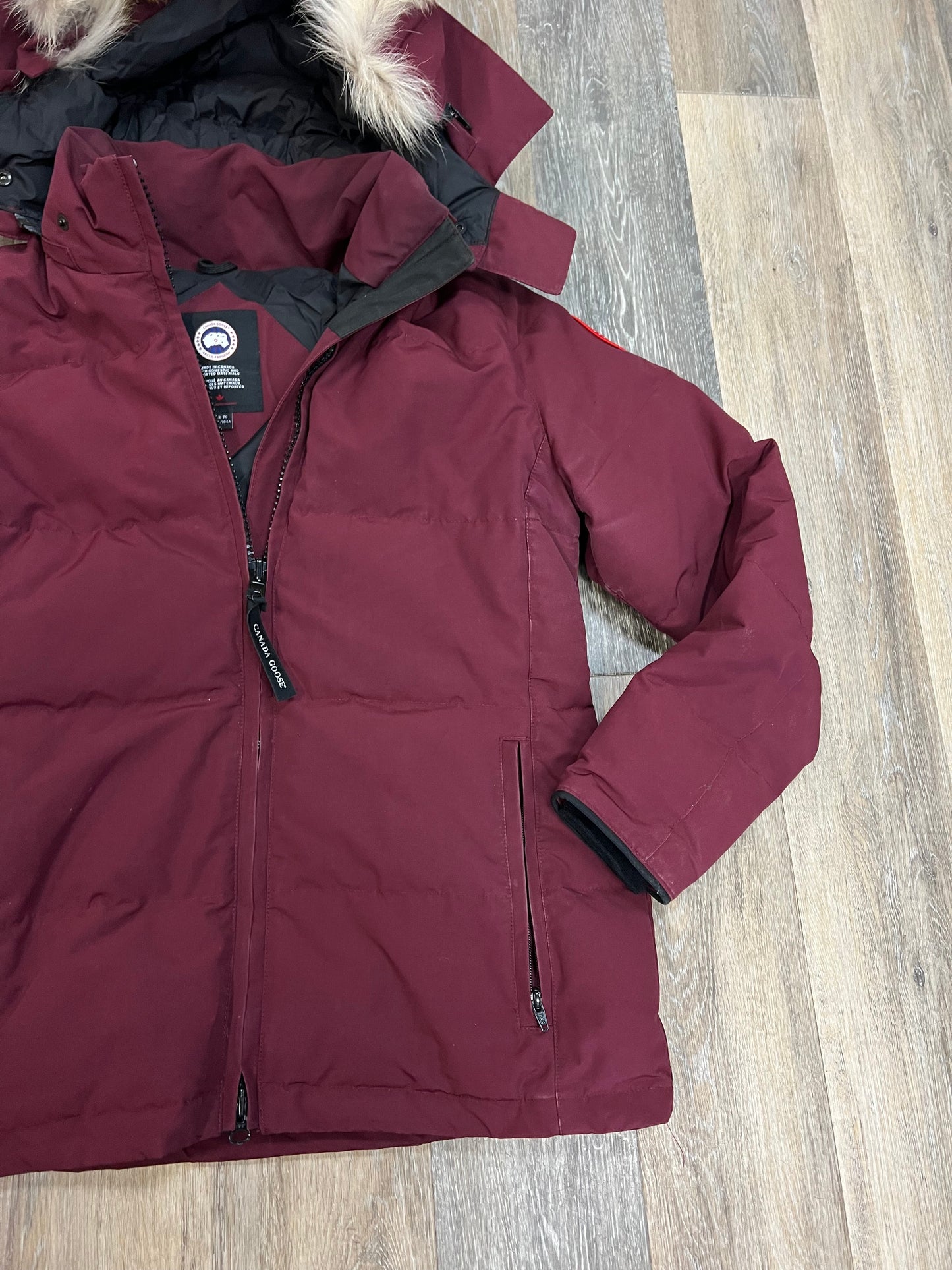 Coat Luxury Designer By Canada Goose In Maroon, Size: Xl