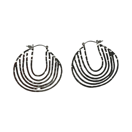 Earrings Dangle/Drop By Clothes Mentor In Silver