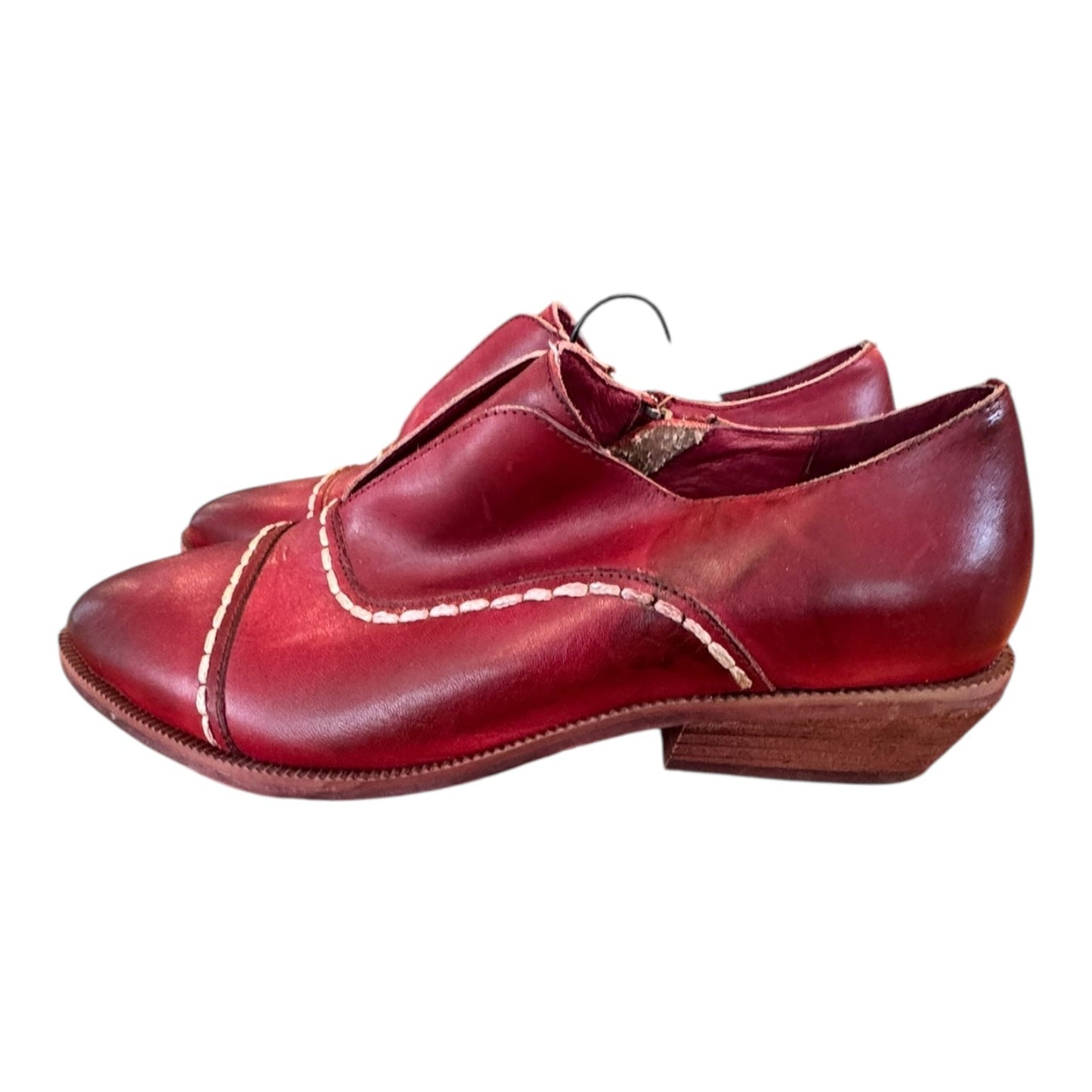 Shoes Flats By ANTELOPE In Red, Size:6.5