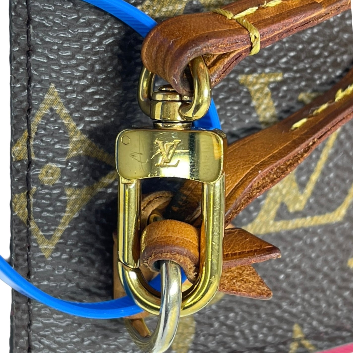 Wristlet Luxury Designer By Louis Vuitton, Size: Medium