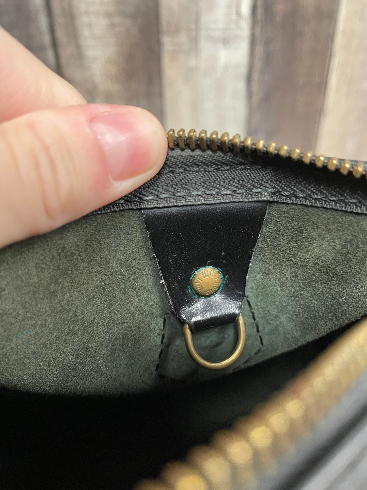 Handbag Luxury Designer By Louis Vuitton, Size: Medium