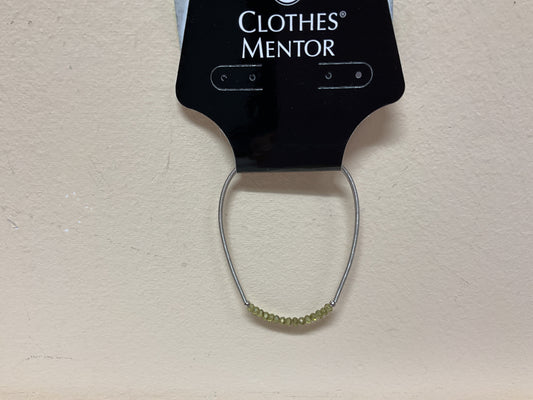 Bracelet Other By Clothes Mentor In Green & Silver