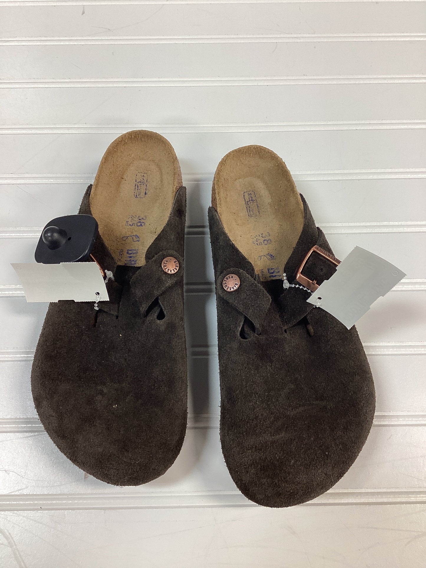 Shoes Flats By Birkenstock In Brown, Size:7