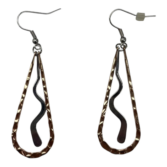 EARRINGS DANGLE/DROP by    CLOTHES MENTOR In GOLD & SILVER