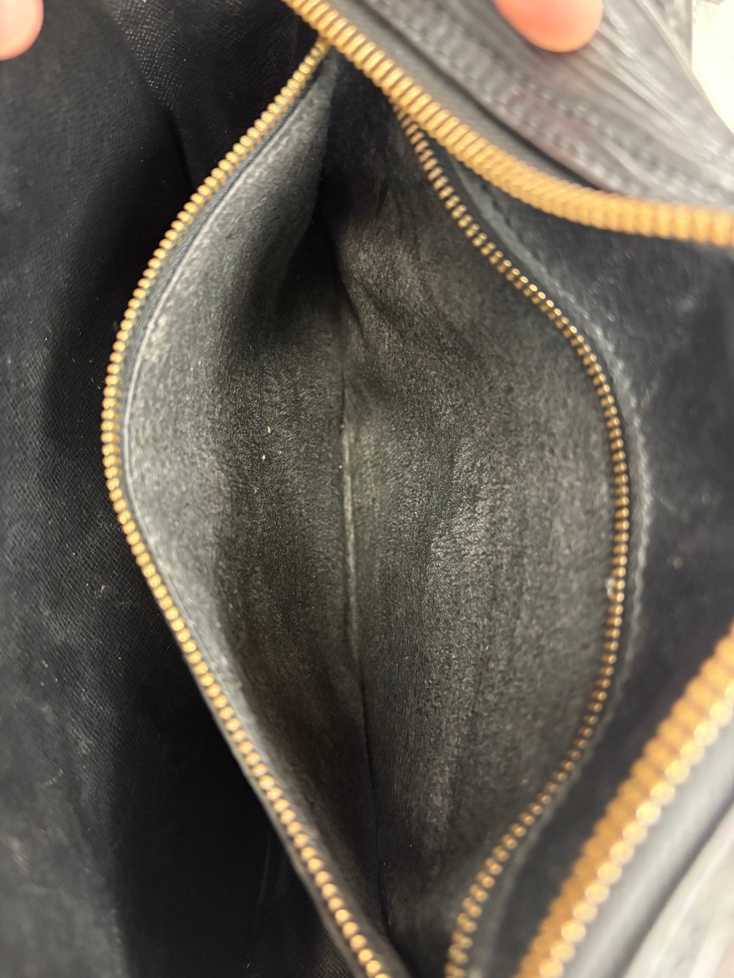 Crossbody Luxury Designer By Louis Vuitton, Size: Small