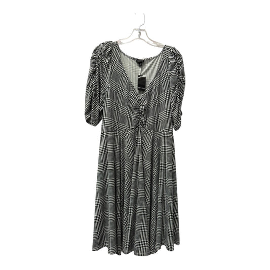 Dress Casual Short By Torrid In Black & White, Size:2X