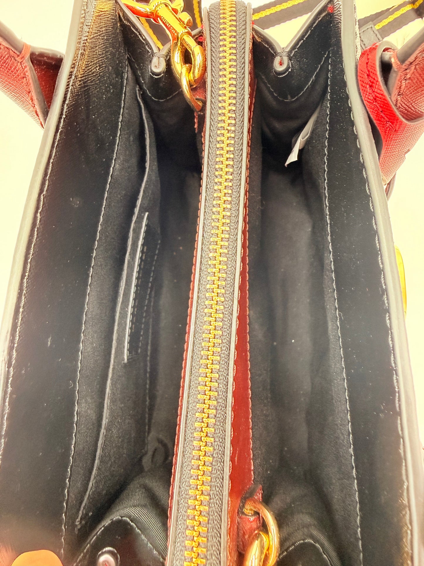 Handbag Luxury Designer By Marc Jacobs In Black & Red, Size:Medium