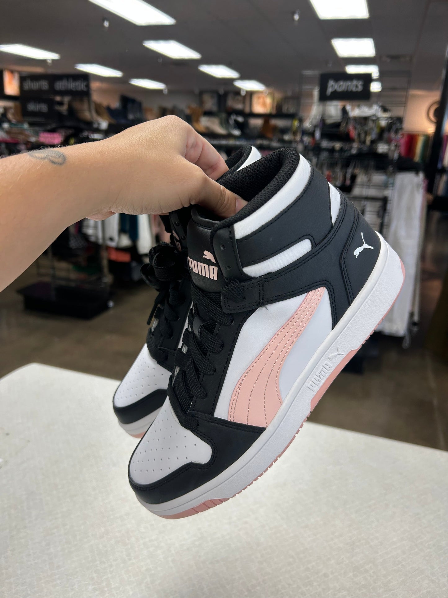 Shoes Sneakers By Puma In Black & Pink, Size:7.5