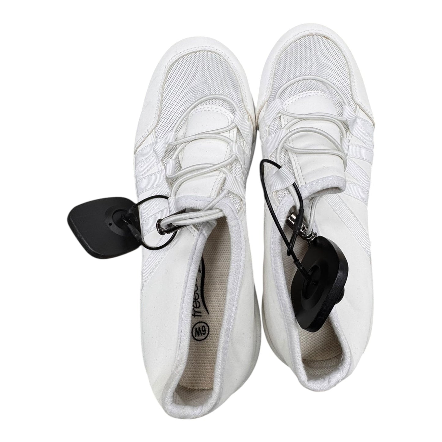 Shoes Athletic By Freedom fit zone In White, Size:6