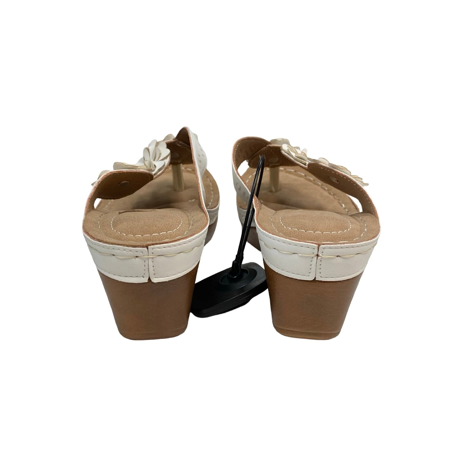 Sandals Heels Wedge By Clothes Mentor In White, Size:5