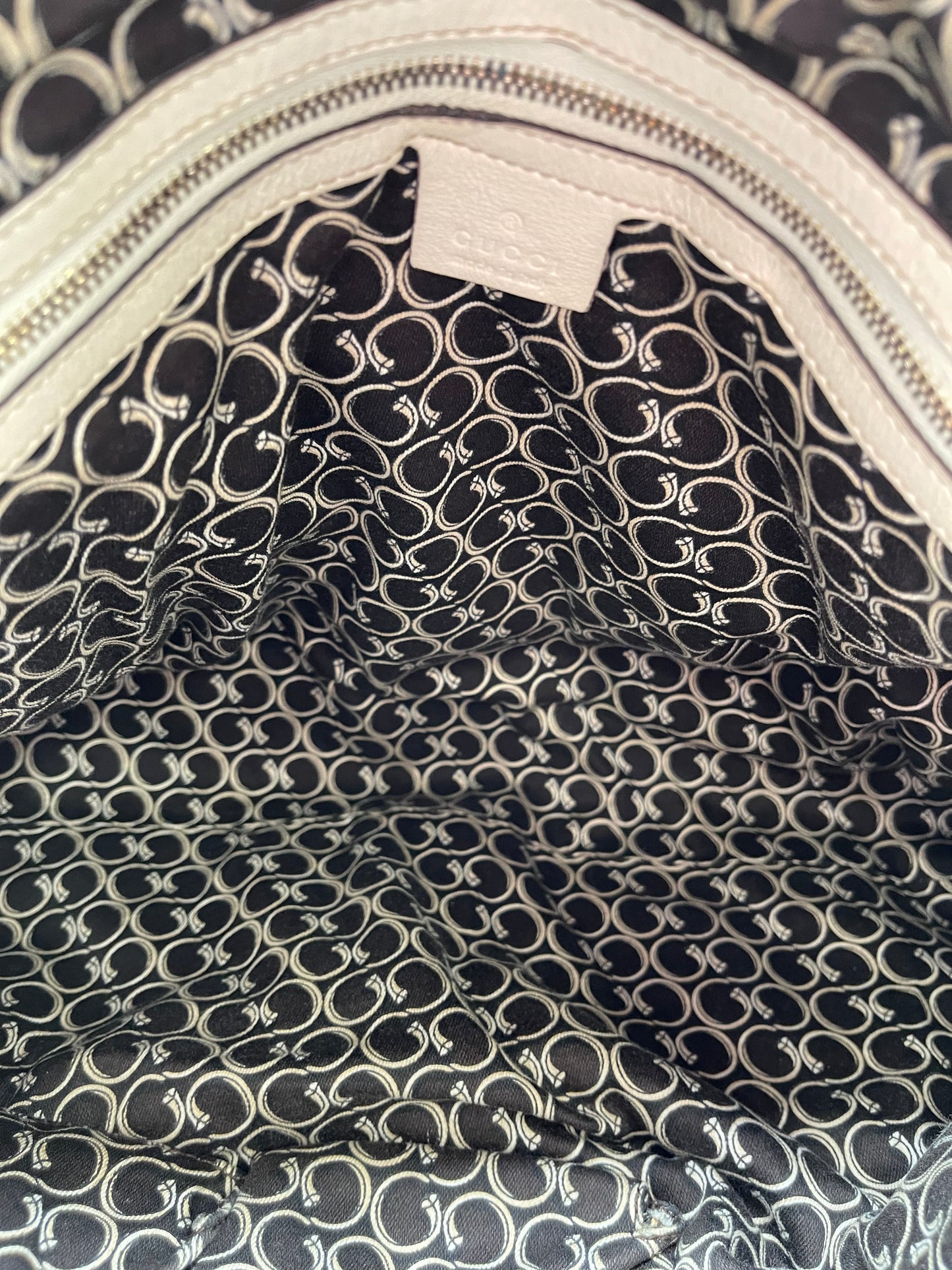 Handbag Luxury Designer By Gucci, Size: Large