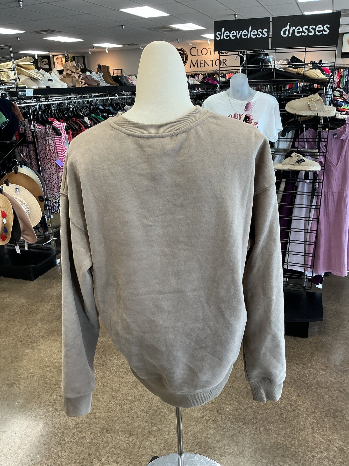 Sweatshirt Crewneck By Clothes Mentor In Tan, Size:S