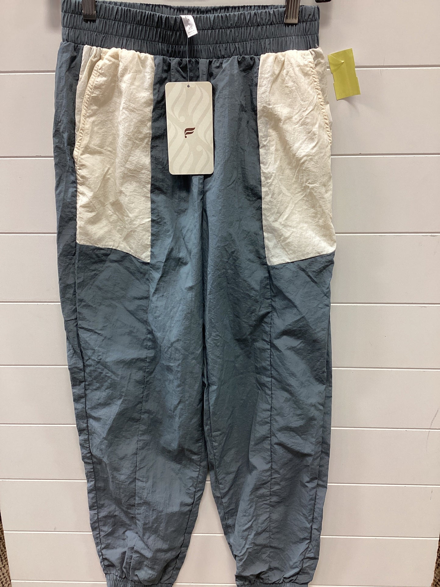 Athletic Pants By Fabletics In Grey, Size:Xs