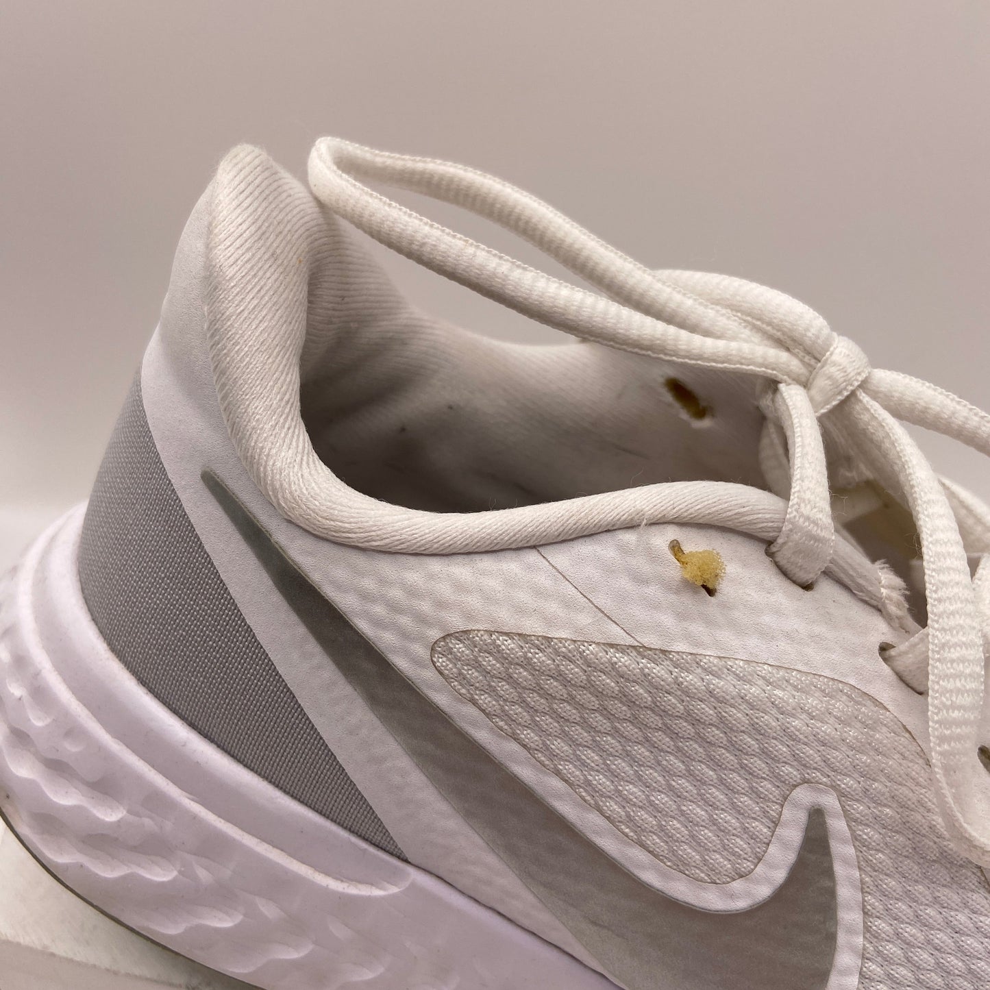 Shoes Athletic By Nike In White, Size: 6.5