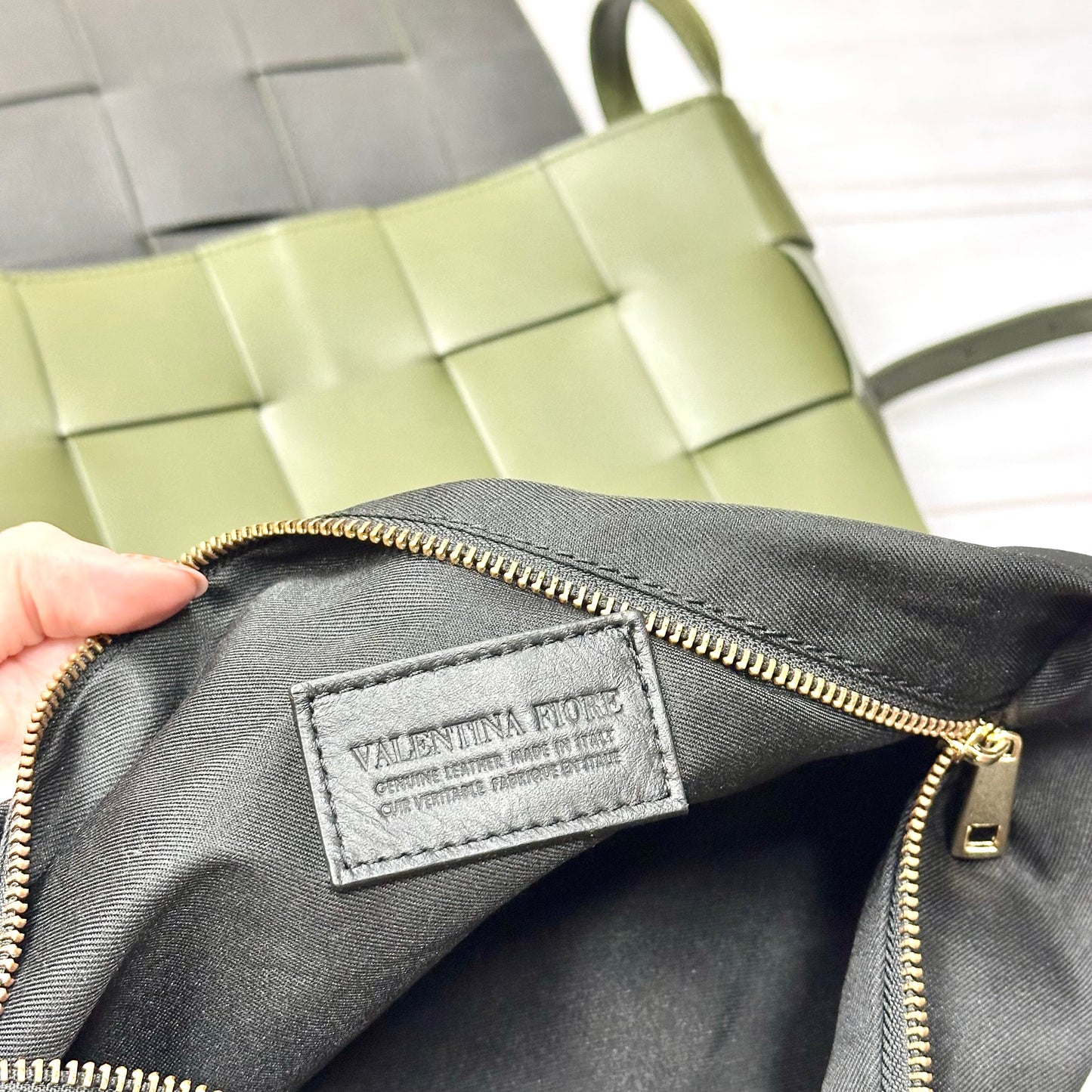 Crossbody Leather By Valentina Fiore Size: Large