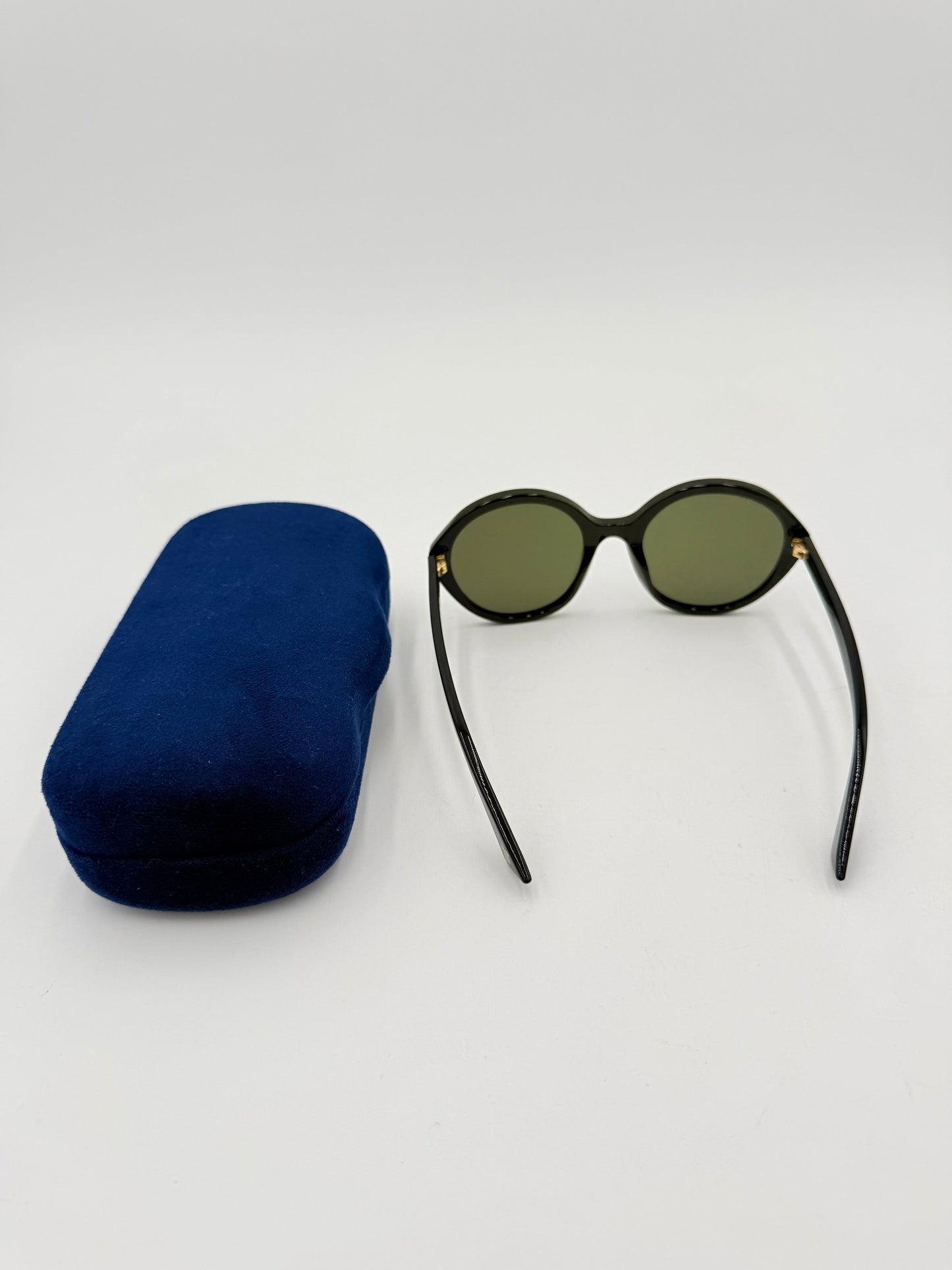 Sunglasses Luxury Designer By Gucci In Black & Gold