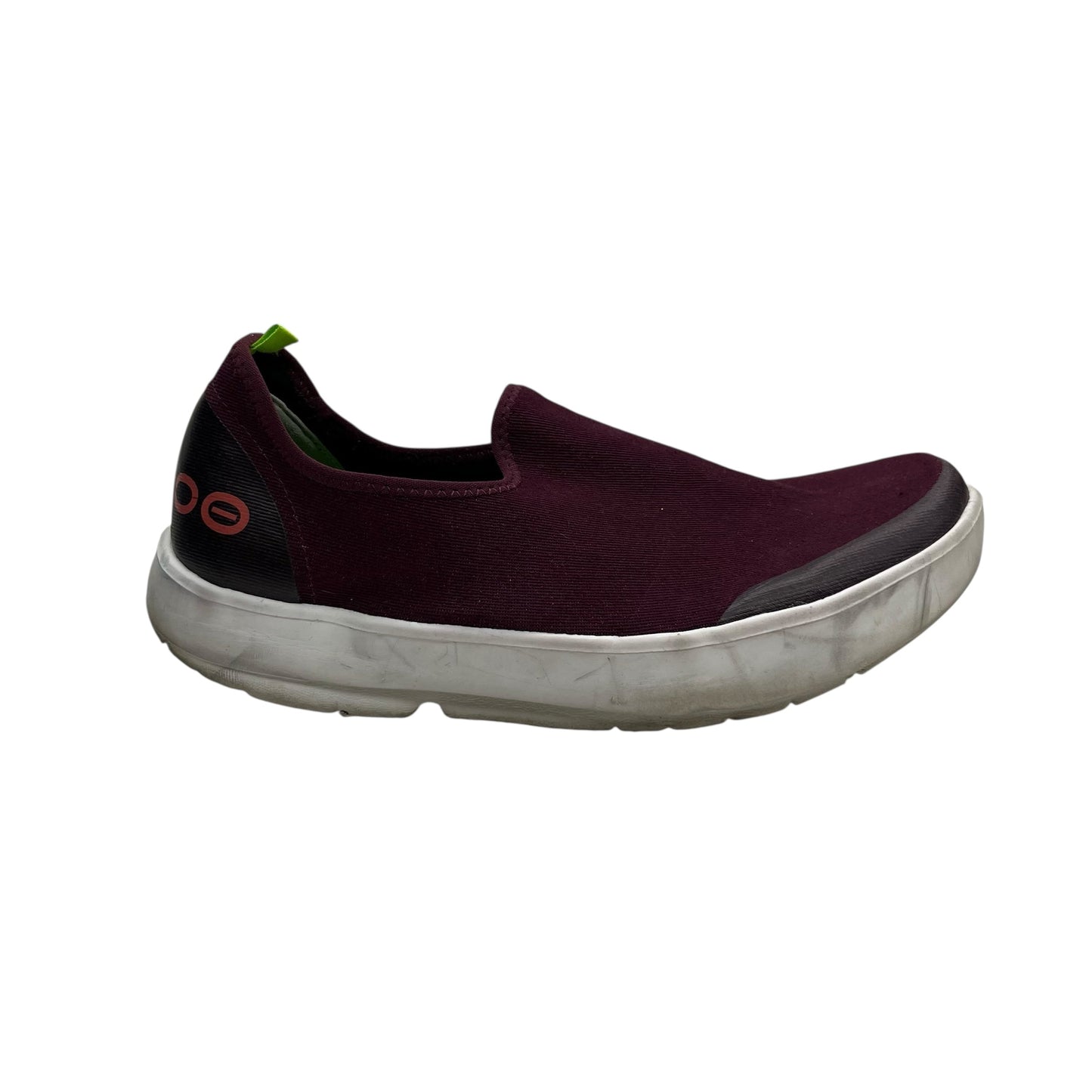 Shoes Flats By Oofos In Maroon, Size:9