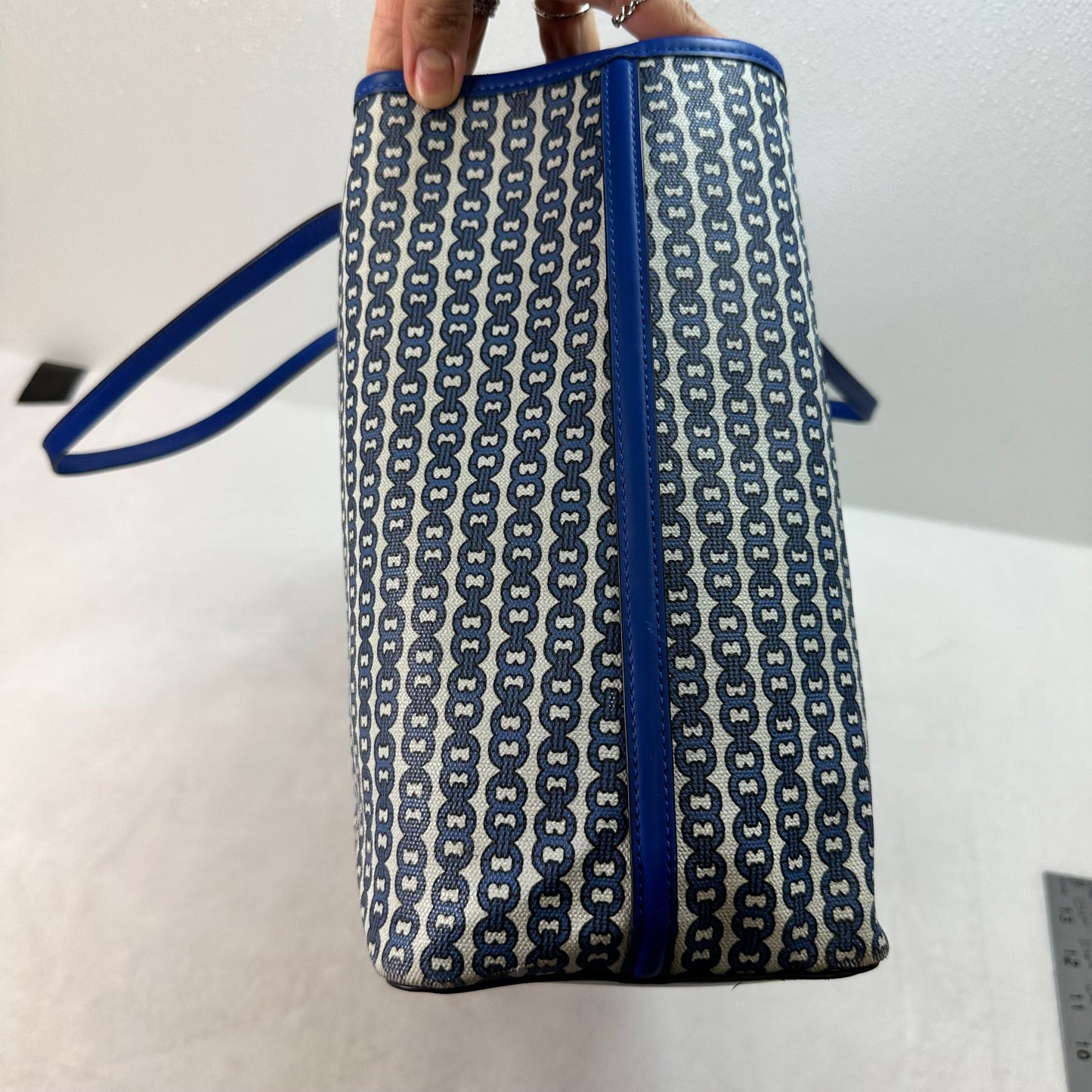Handbag Designer By Tory Burch, Size: Medium