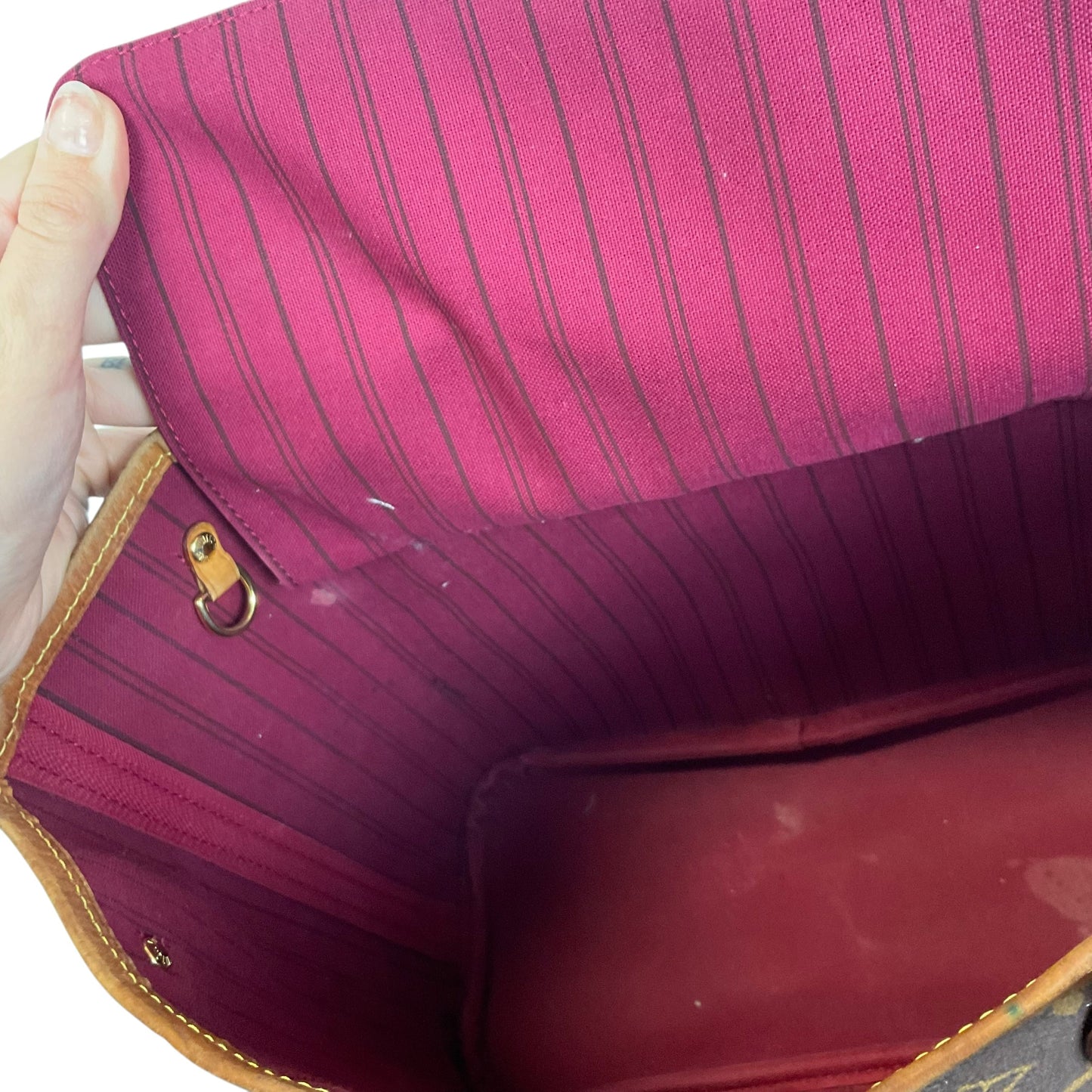 Handbag Luxury Designer By Louis Vuitton, Size: Small