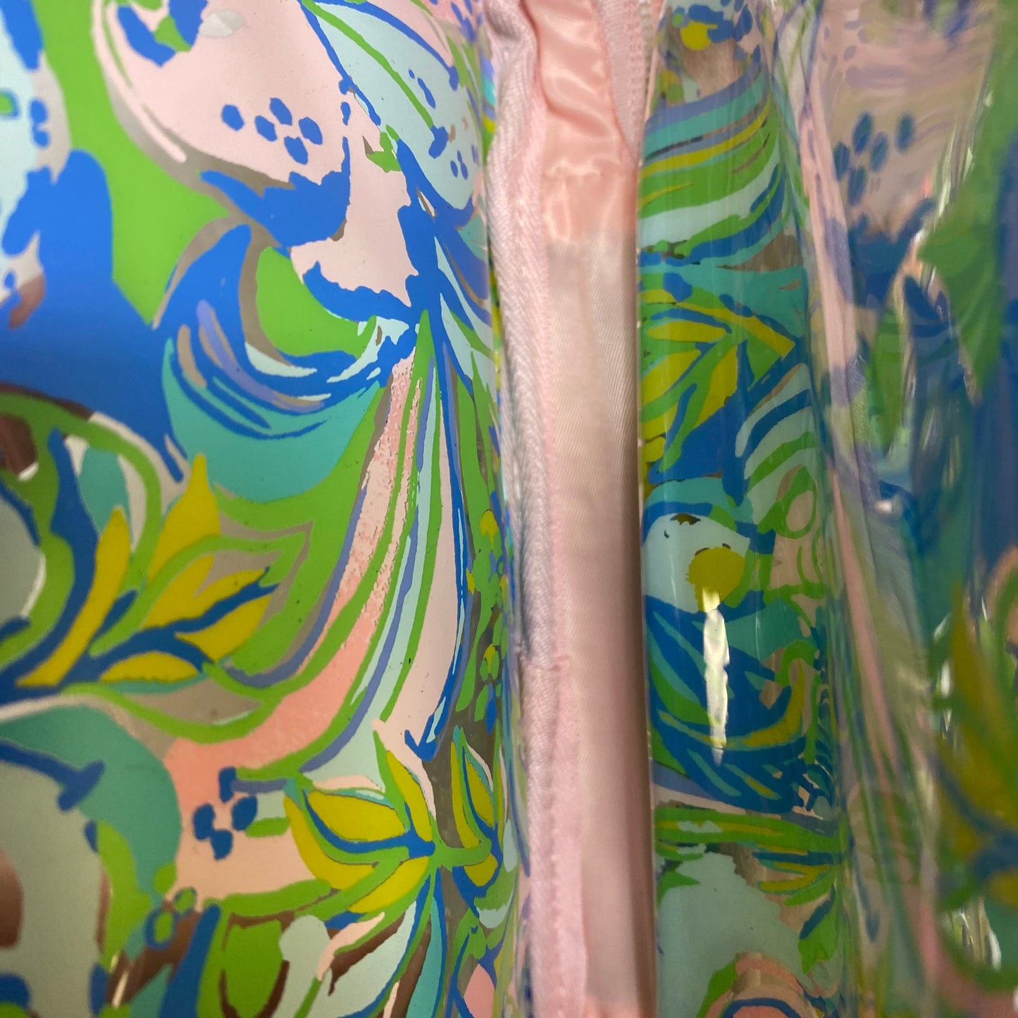 Makeup Bag Designer By Lilly Pulitzer, Size: Medium