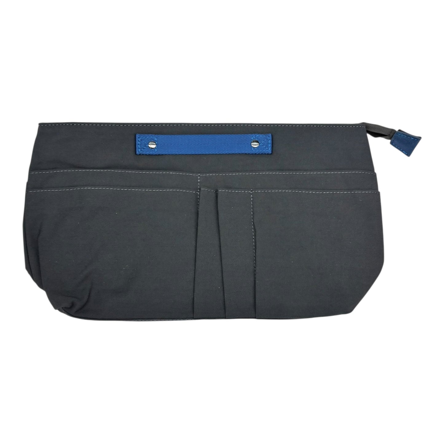 Makeup Bag By Clothes Mentor In Grey, Size:Medium