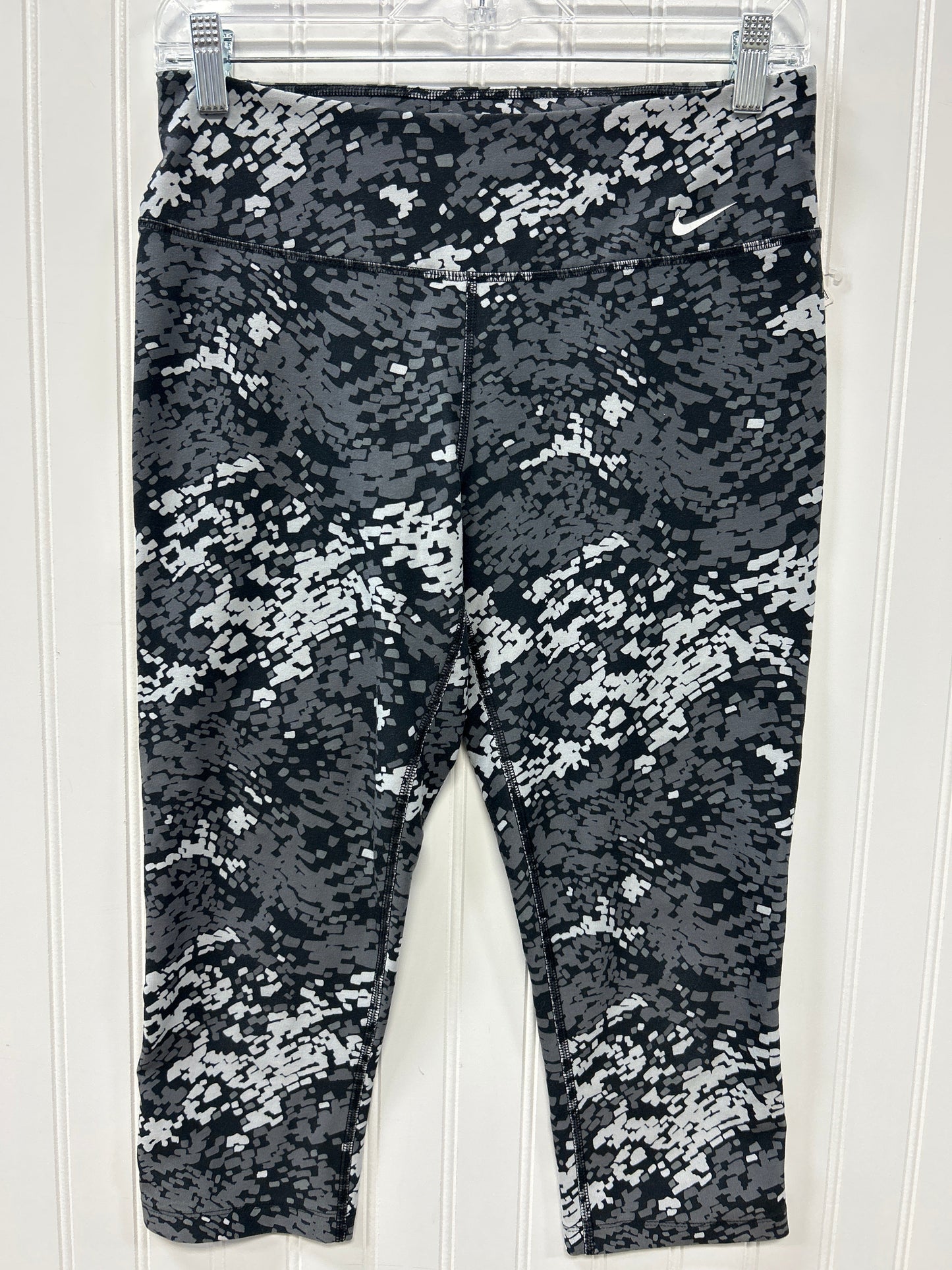 Athletic Leggings By Nike Apparel In Grey, Size:M