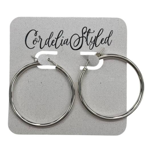 Earrings Hoop By Clothes Mentor In Silver