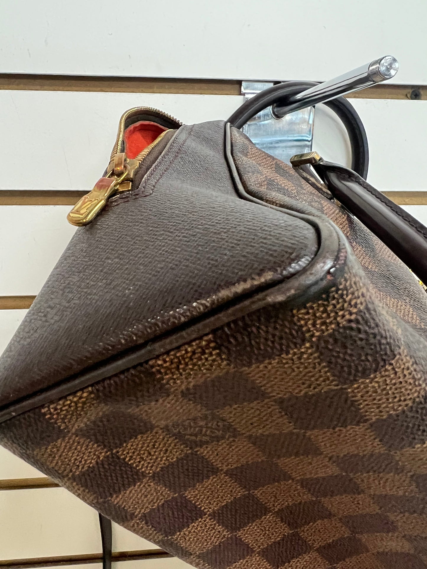 Handbag Luxury Designer By Louis Vuitton, Size: Medium