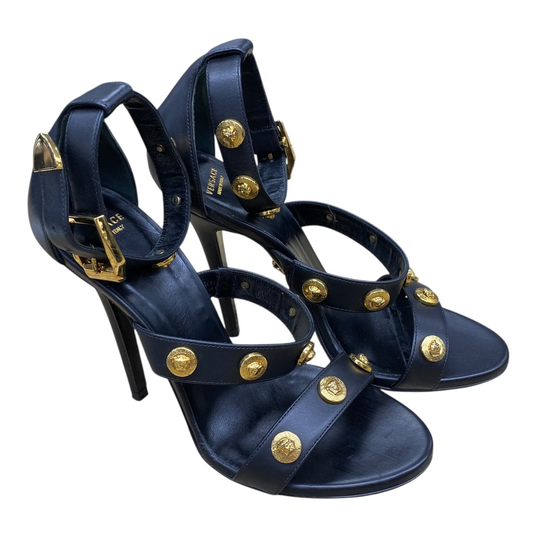 Sandals Luxury Designer By Versace In Black & Gold, Size:6.5