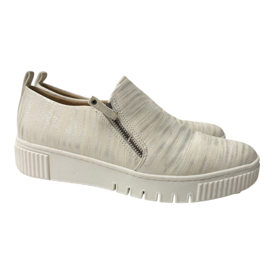 Shoes Flats By Naturalizer In White, Size:9