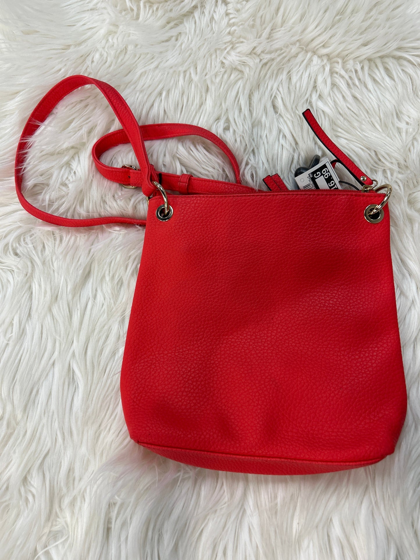 Crossbody By Cmc In Red, Size:Medium