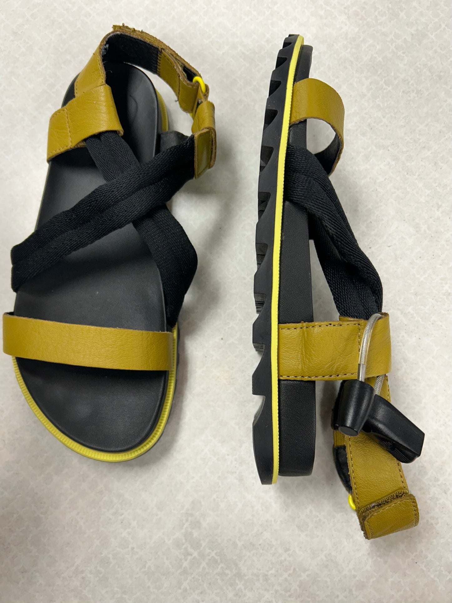 Sandals Flats By Sorel In Black & Green, Size:6.5