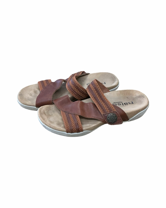 Sandals Flats By Clothes Mentor In Brown, Size:8