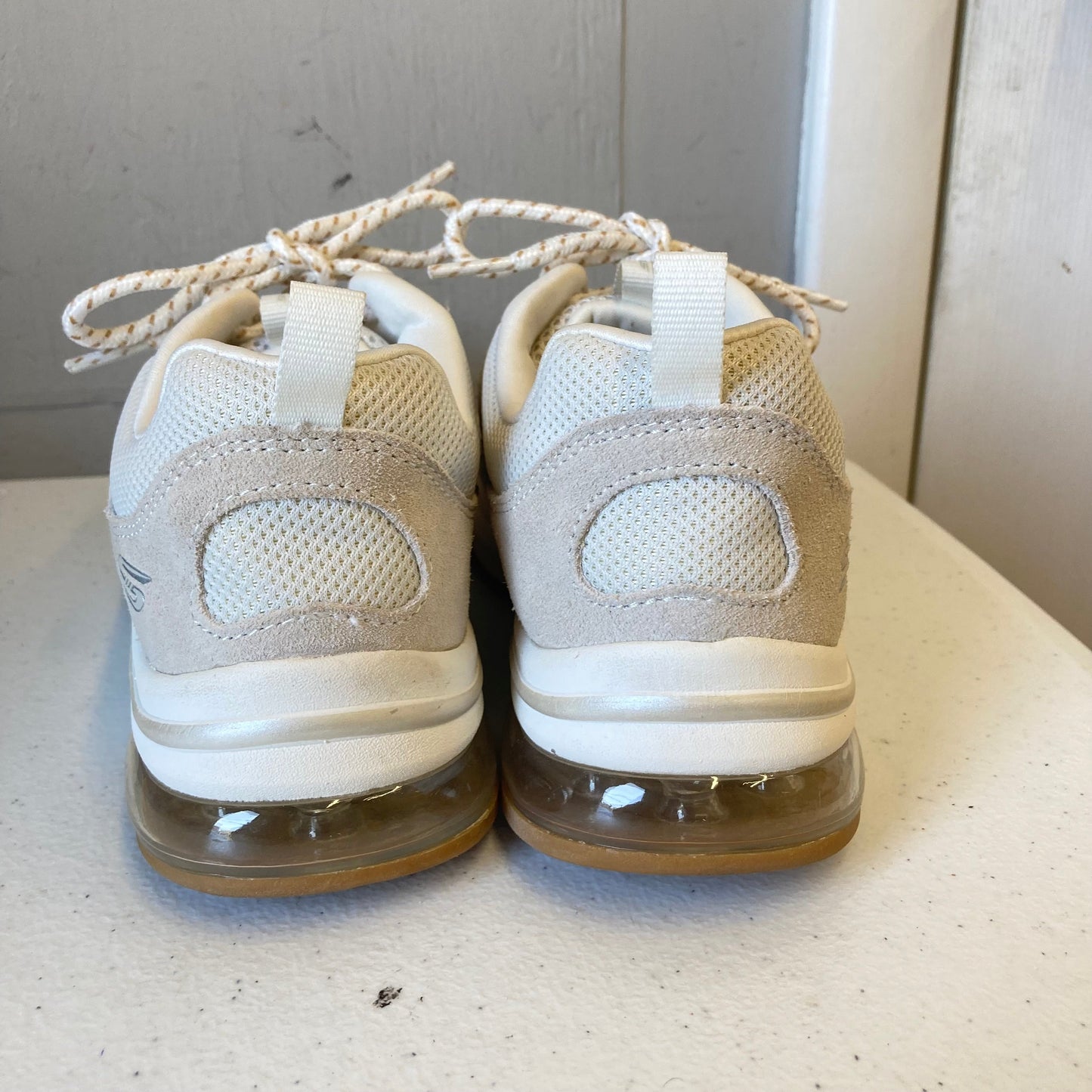 Shoes Athletic By Skechers In White, Size:7.5