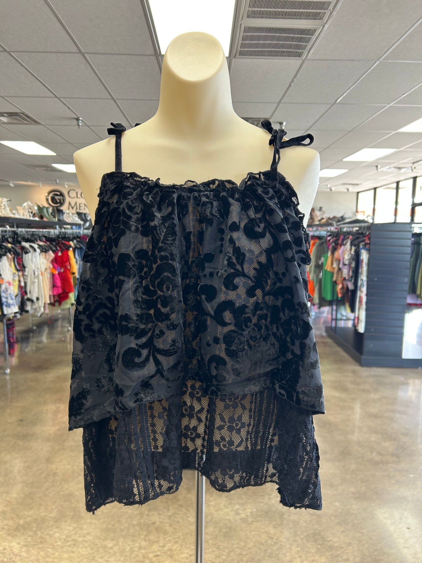 Top Sleeveless By Pol In Black, Size:M